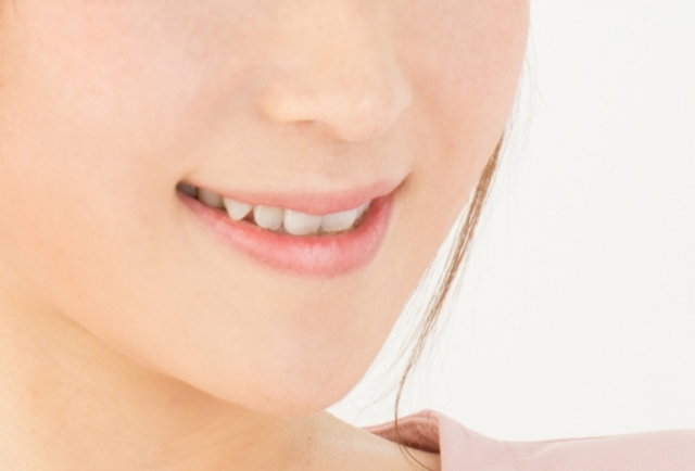 「八重歯」とは?特徴とできる原因を知ろう